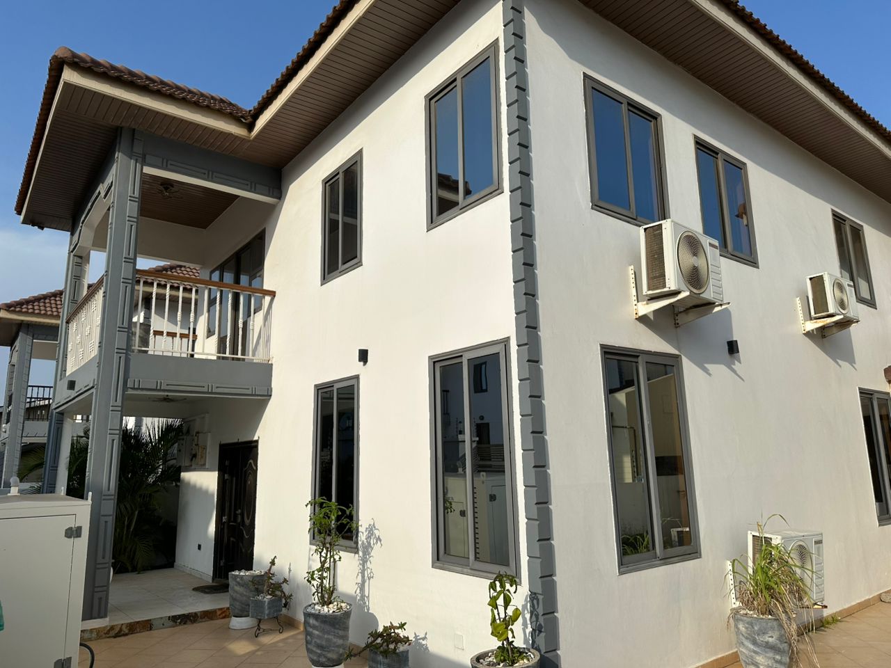 4 bedroom House for rent at community 20
